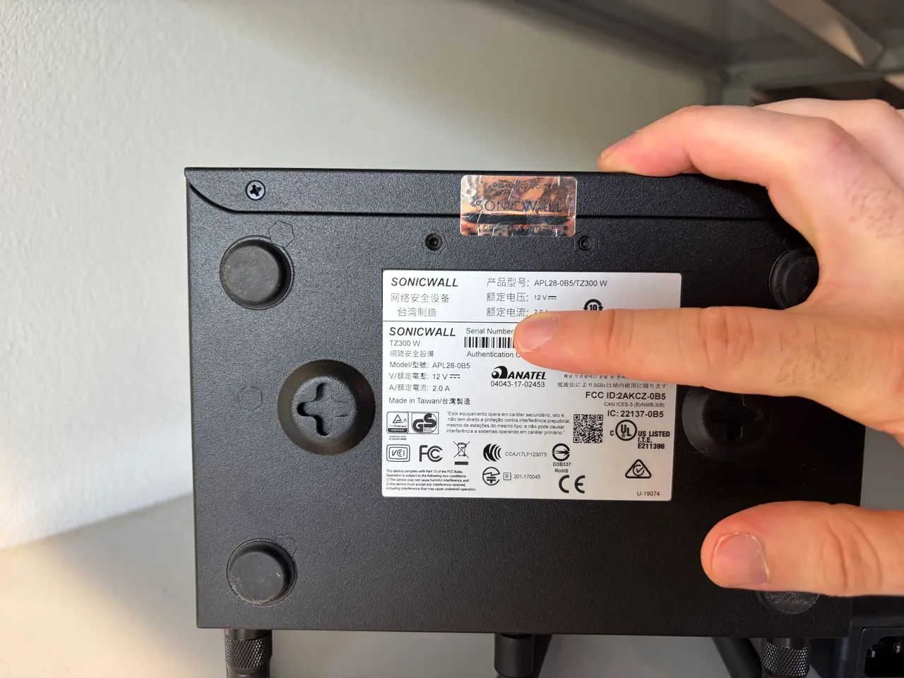 Firewall Router SonicWall TZ500 (sem licença).<br>Usado - Foto 3