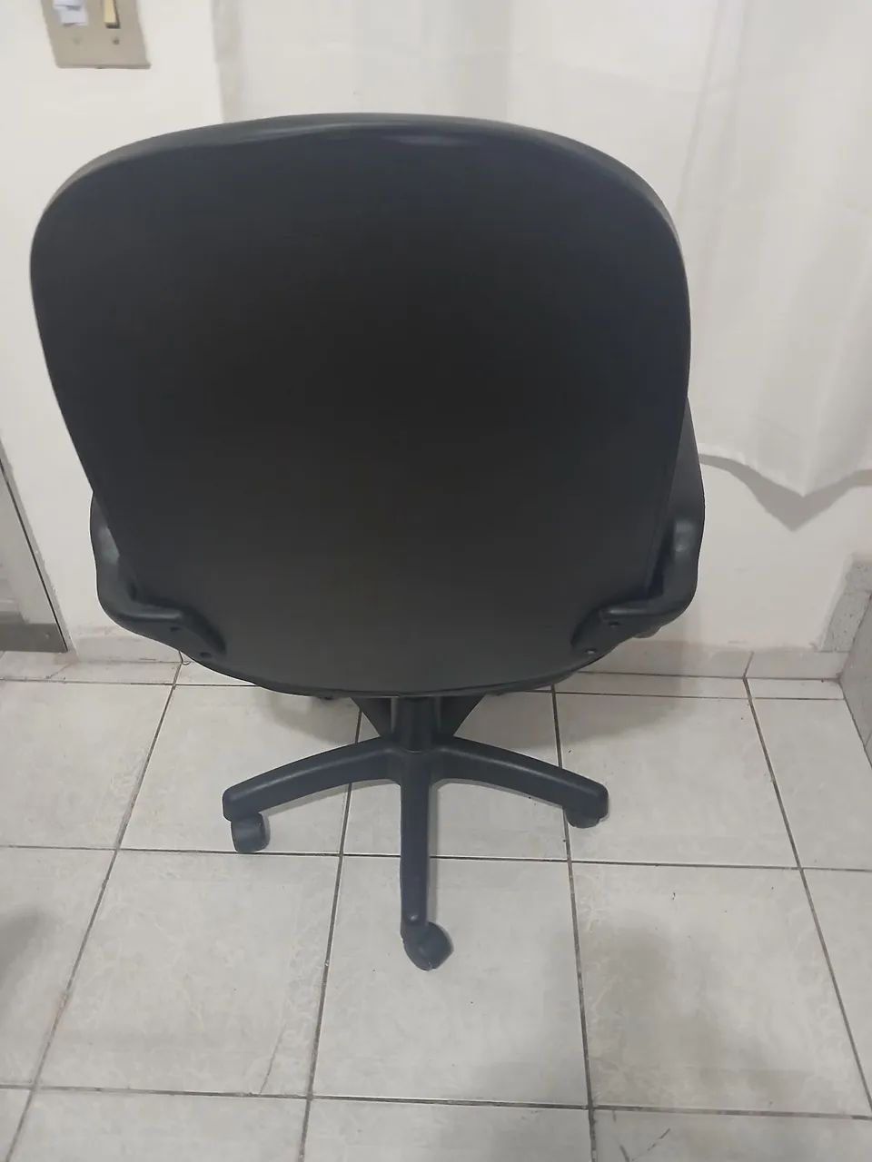 Cadeira pra escritório  - Foto 3