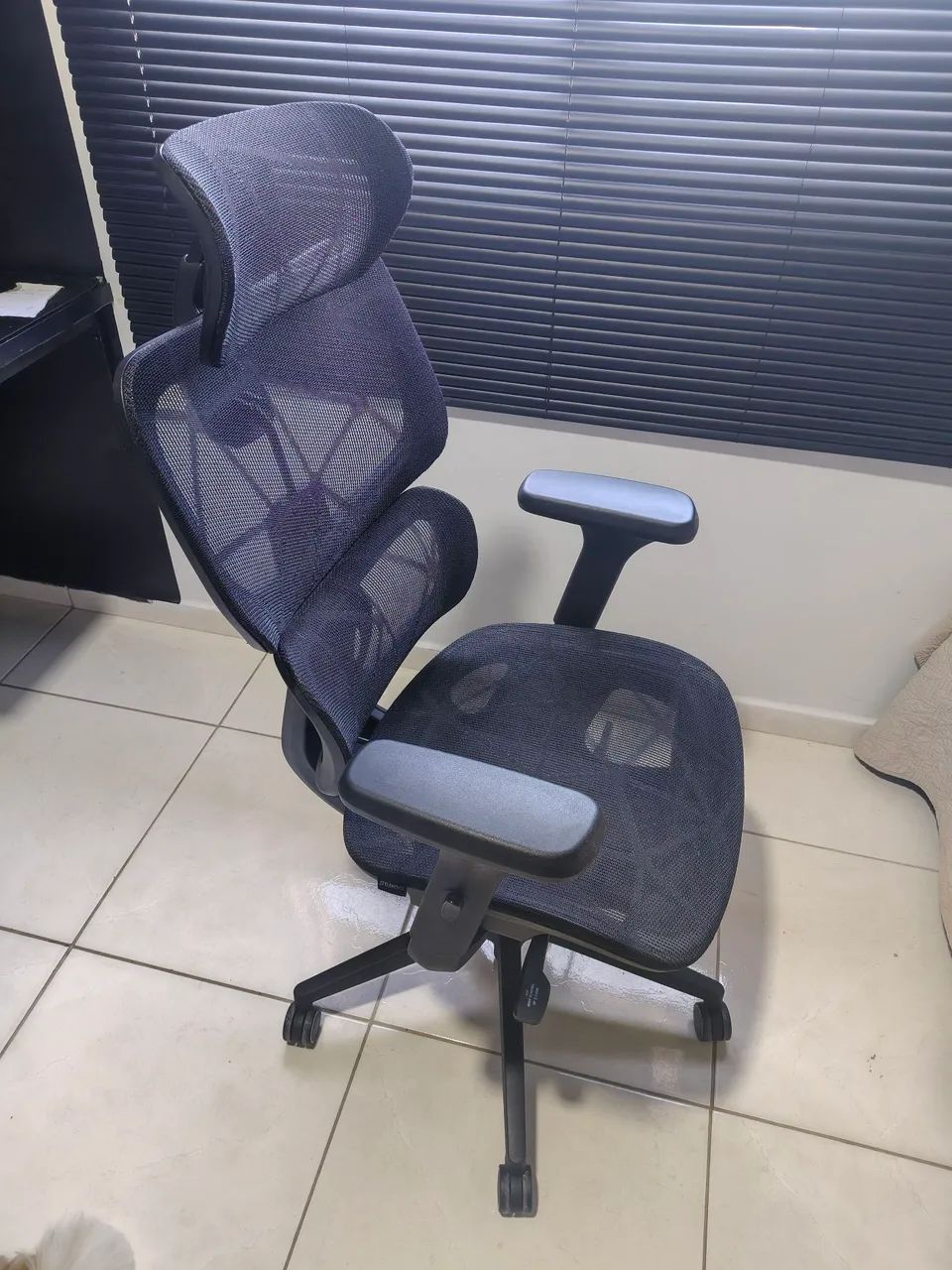 OPORTUNIDADE - Cadeira Ergonômica Elements Siggy 