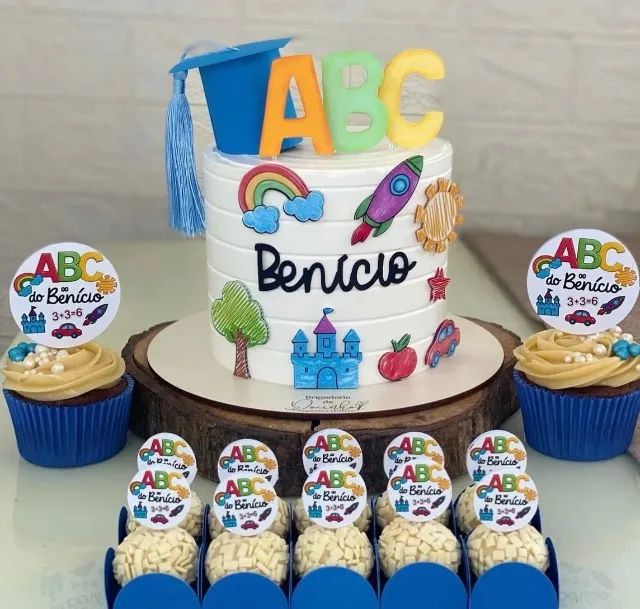 Bolo ABC formatura - Foto 4