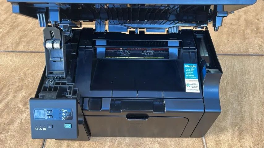 Impressora Multifuncional HP Laser Jet M1132 MFP - USB - Foto 2