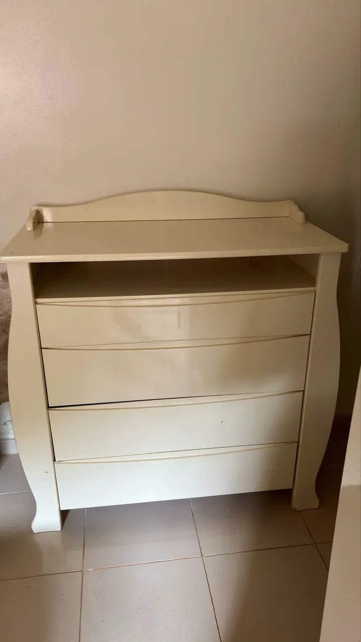 Cômoda com trocador laqueada