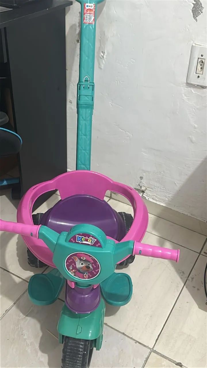 Carrinho de passeio/ velocípede 