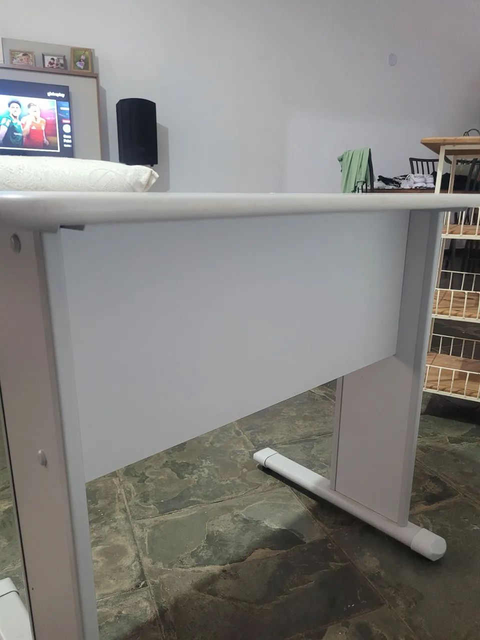 Vende se  escrivaninha - Foto 4