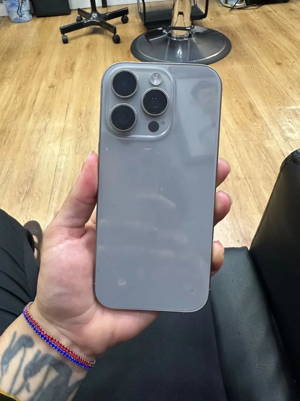 iPhone 16 pro - Foto 4