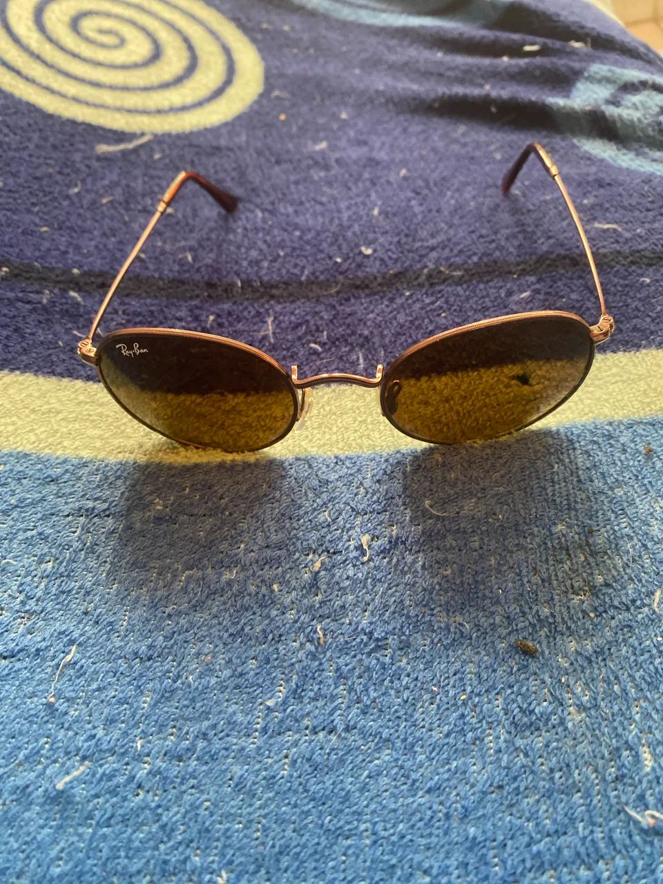 Vendo um óculos de sol Ray Ban a conversa 300$ - Foto 2