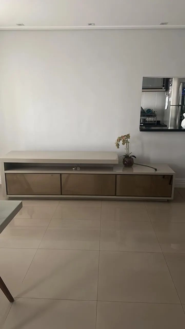 Rack MDF com acabamento em laca 