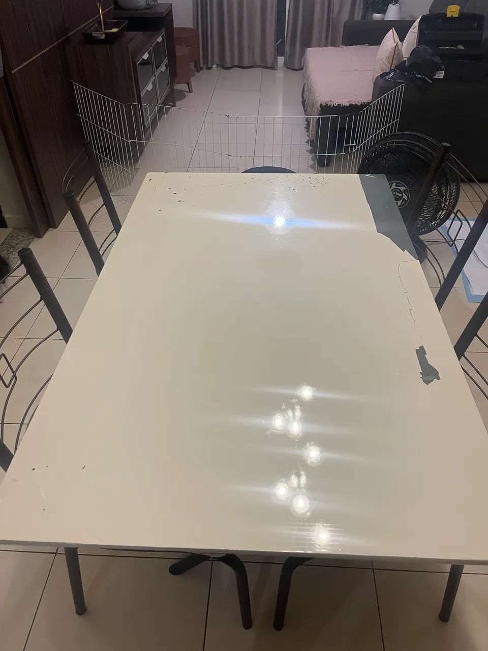 MESA DE JANTAR + 4 CADEIRAS + 3 TOALHAS IMPERMEÁVEL - Foto 2