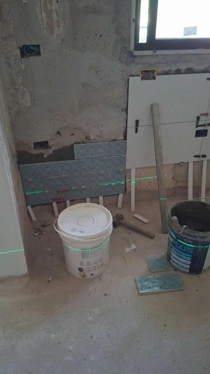 Pedreiro, azulegista e pintor.  - Foto 2