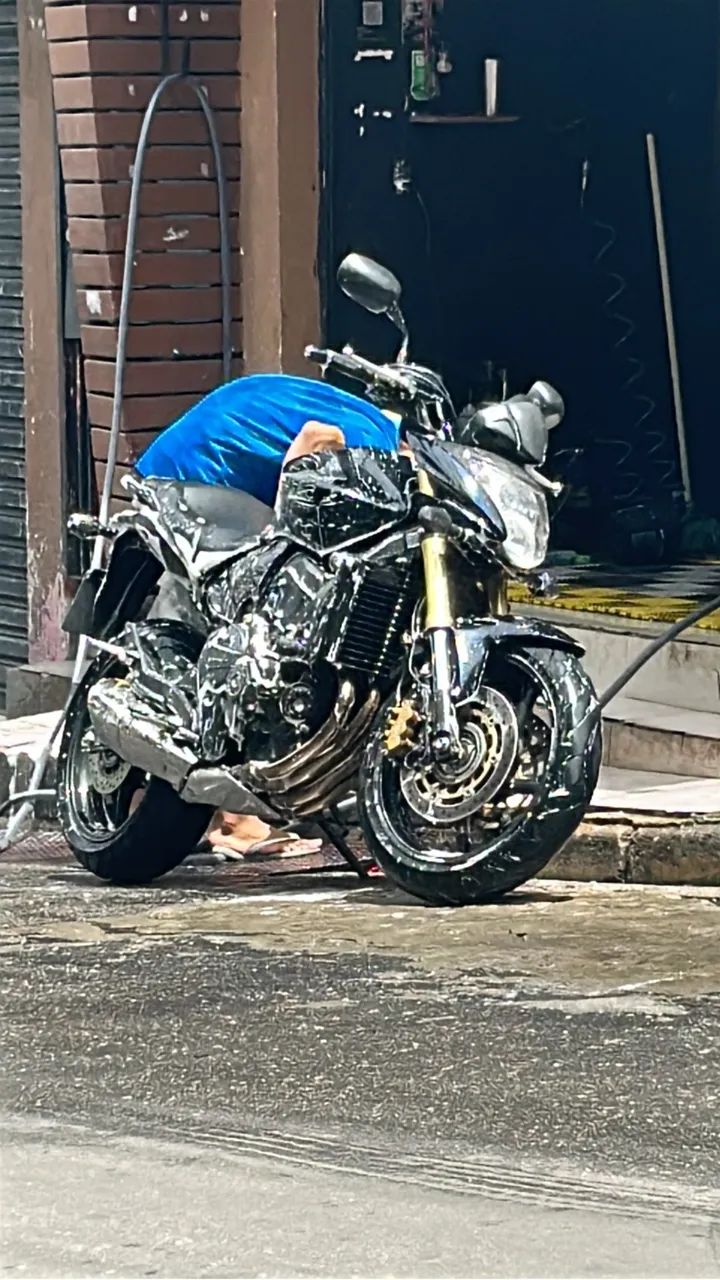 Hornet 600