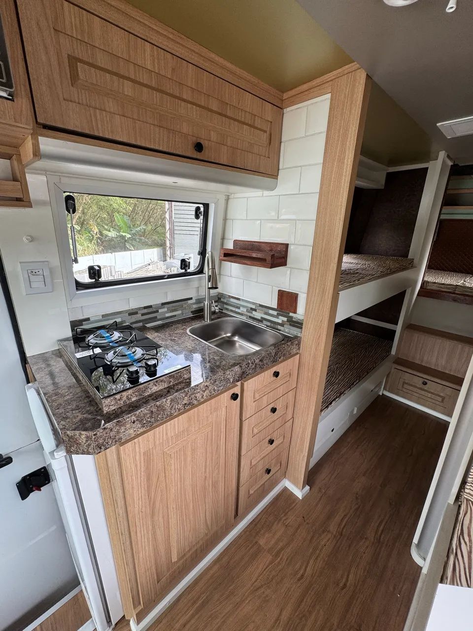 Motorhome com beliche e teto alto  - Foto 3