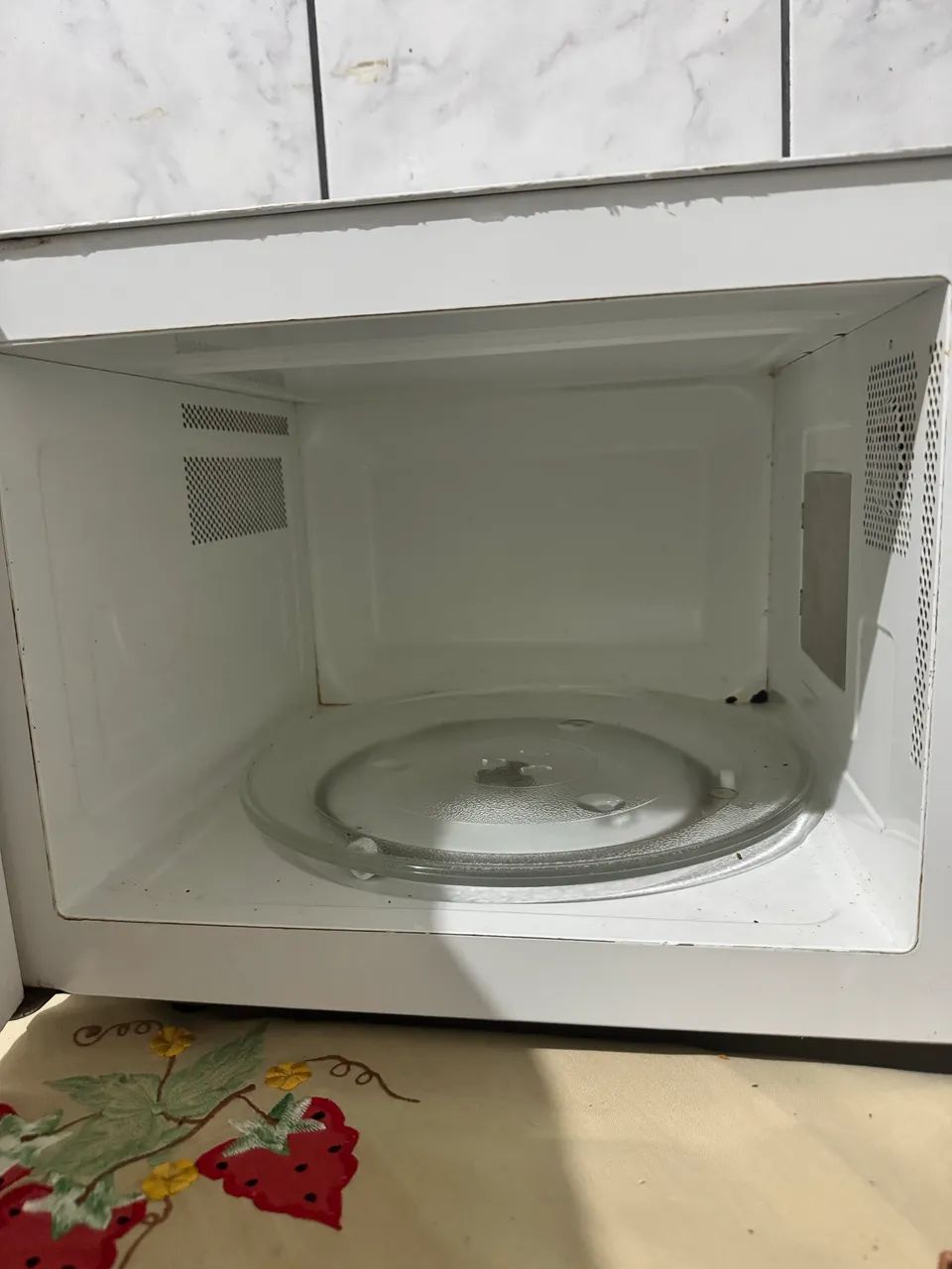 Microondas Electrolux 31L 220V - Foto 4