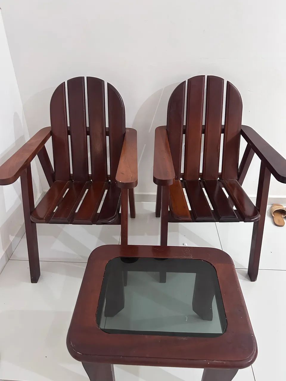 Vendo kit com duas cadeiras e Mesa - Foto 3