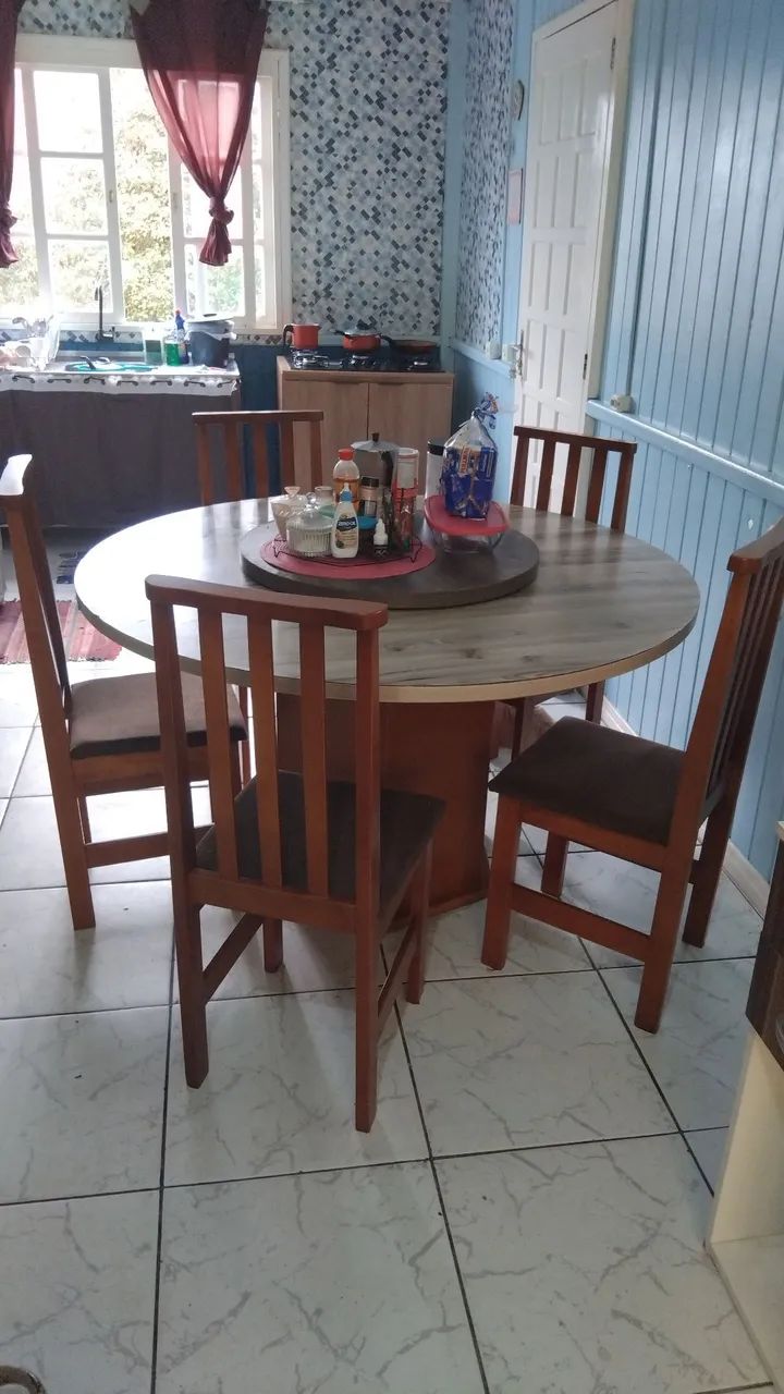 Mesa de madeira Redonda