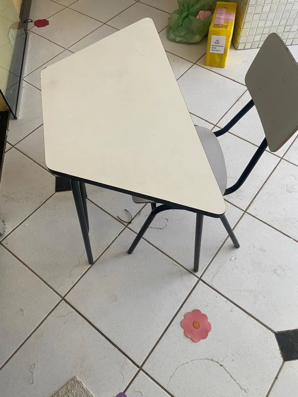 Conjunto Mesa e Cadeira Escolar  - Foto 3