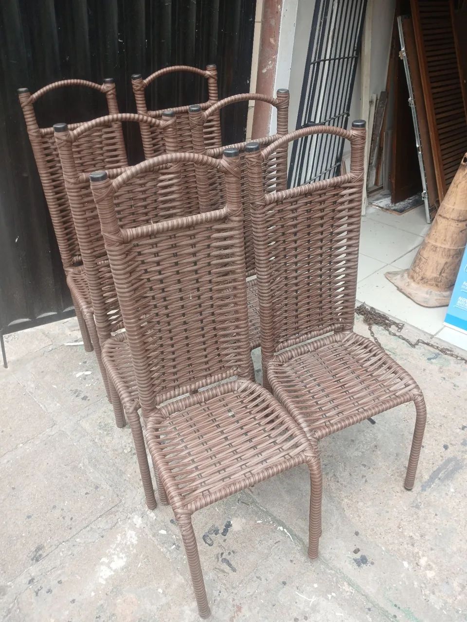 06 cadeiras lindas e perfeitas