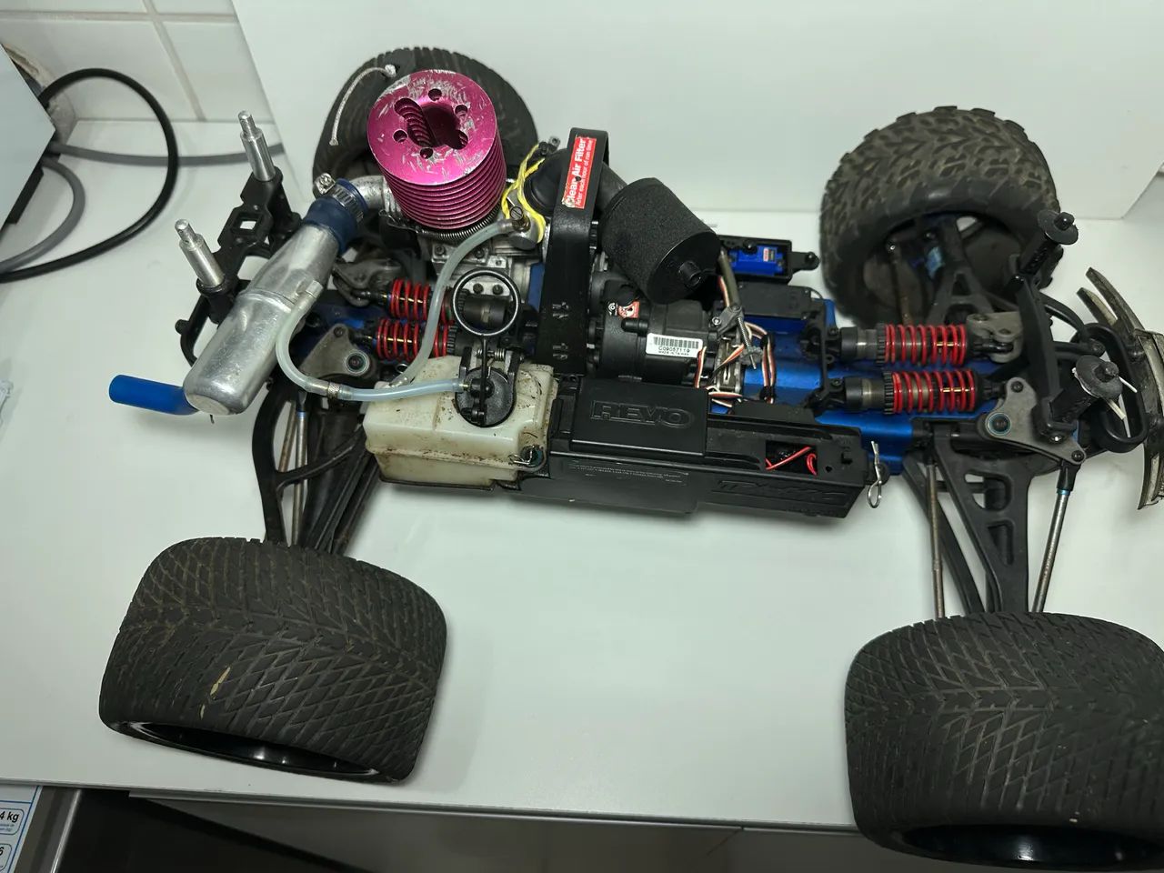 Revo 3.3 com motor .28 - Foto 3
