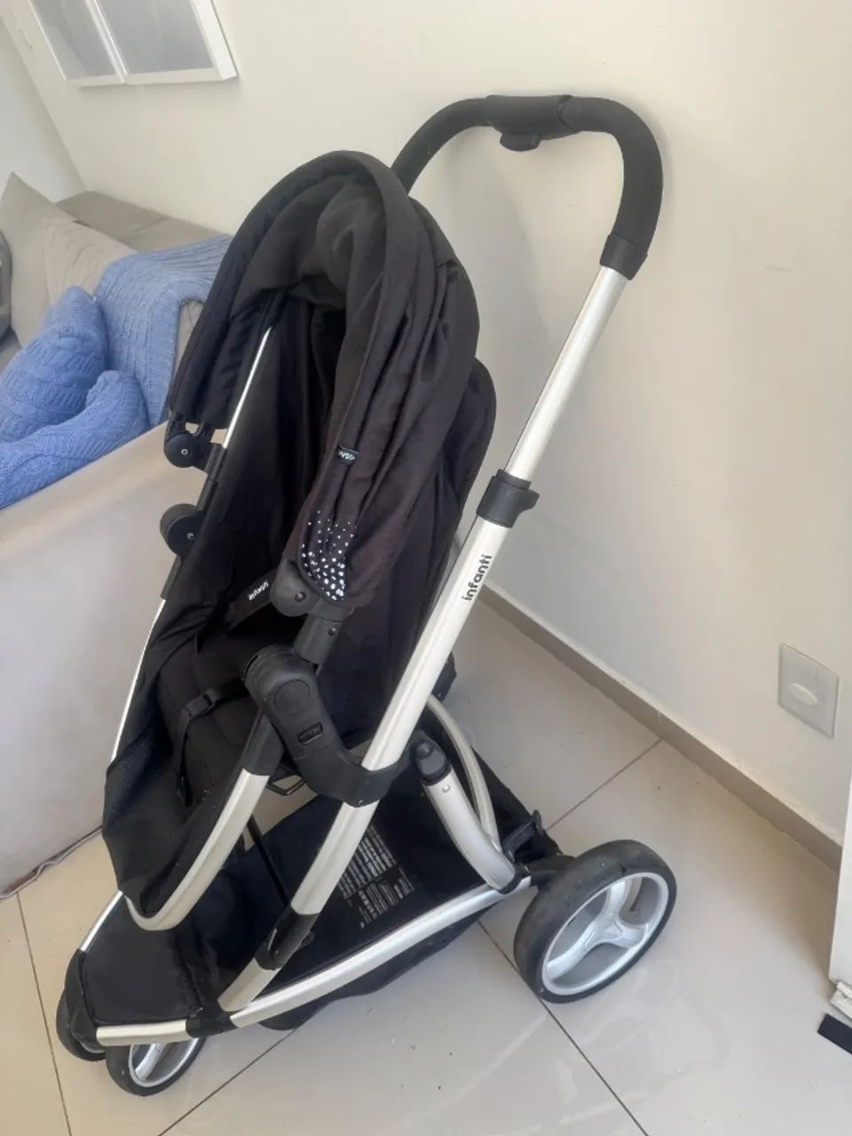 Carrinho de bebê + bebê conforto infanti - Foto 4