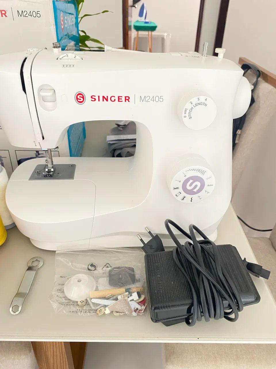 Máquina Singer M2405 - Foto 3