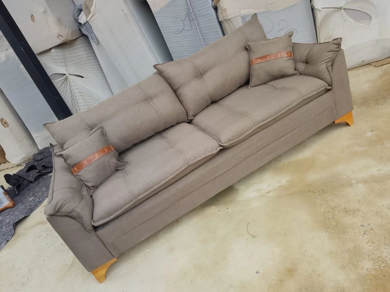 Sofá de luxo fixo 2,00m de linho marrom ! - Foto 2