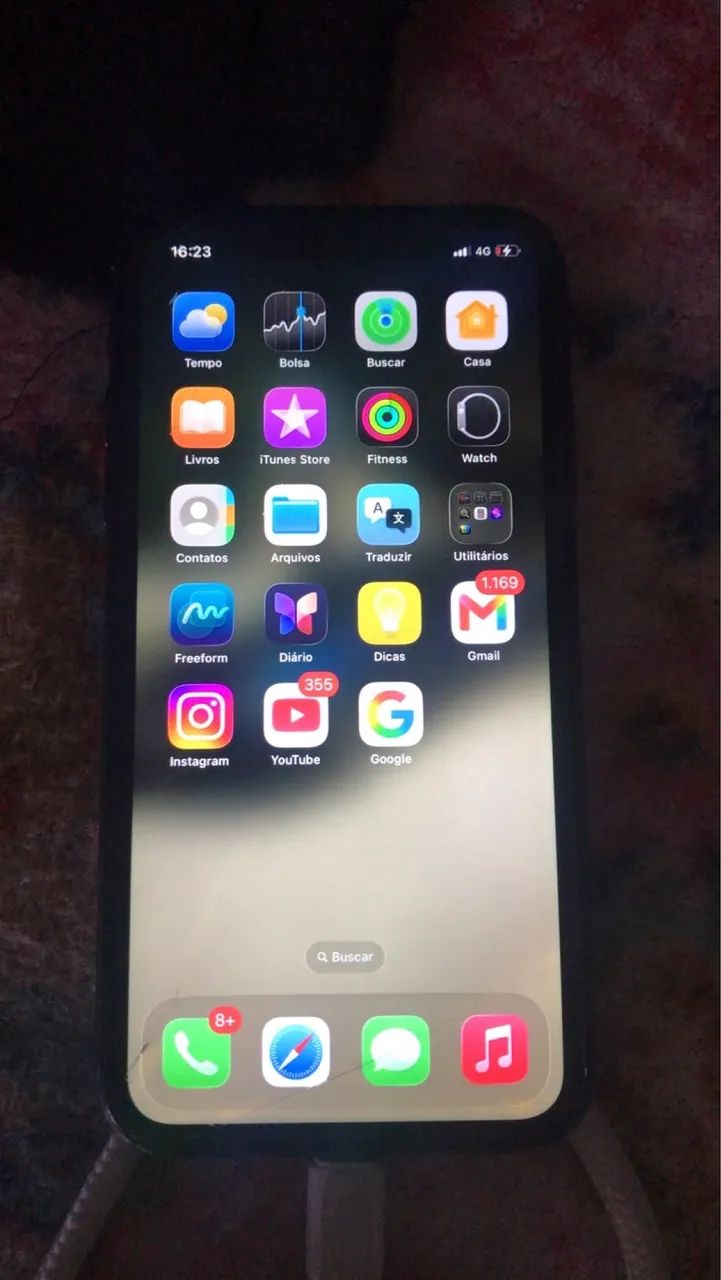 Vende-se iPhone 11 todo original 