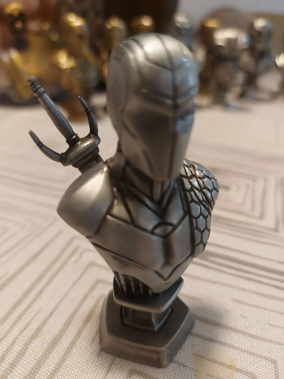 Exterminador (Deathstroke) da DC Comics. Omelete Box  - Foto 2