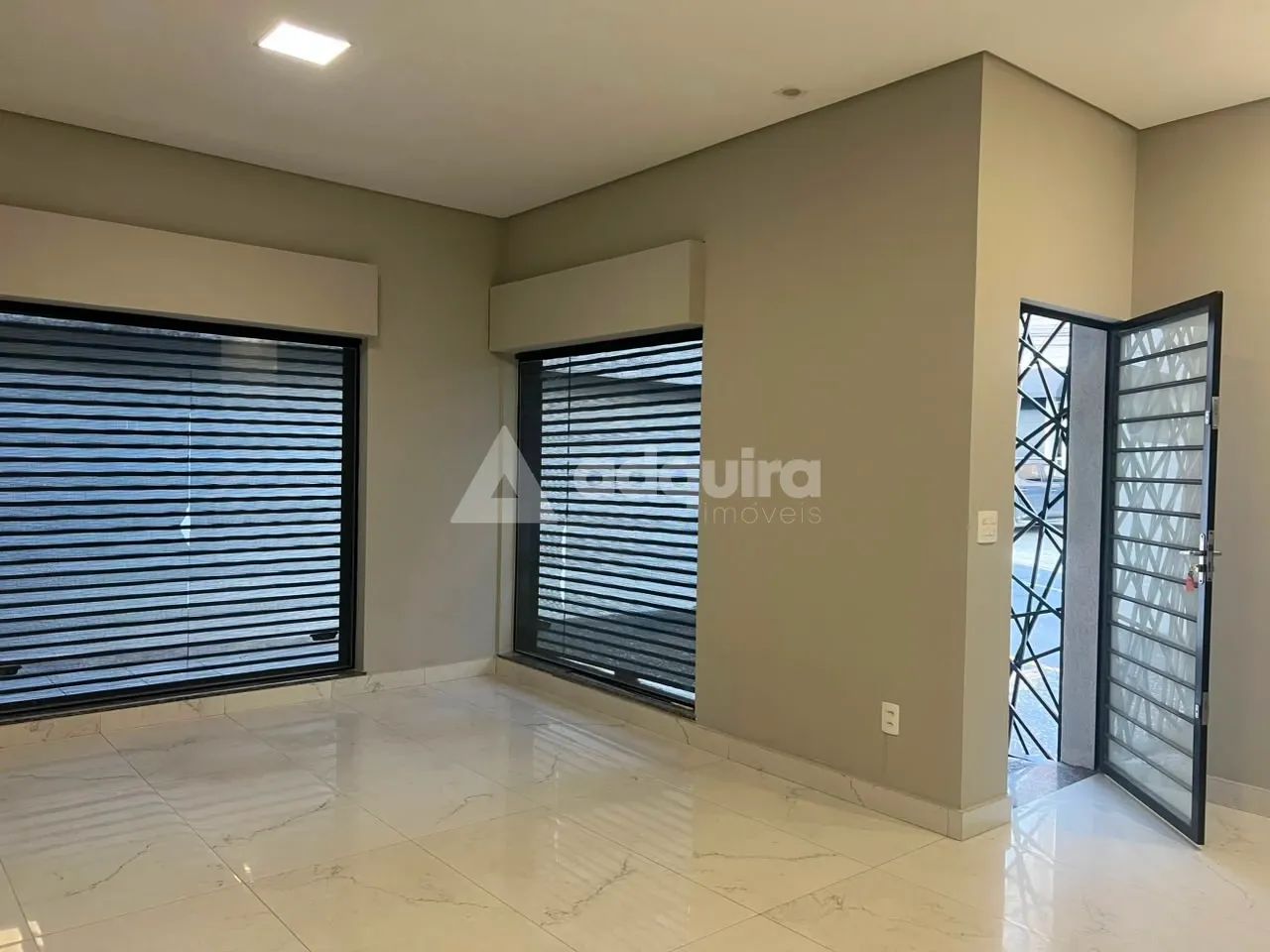 Comercial para Locação 8 Vagas, 130.63 m², Centro
