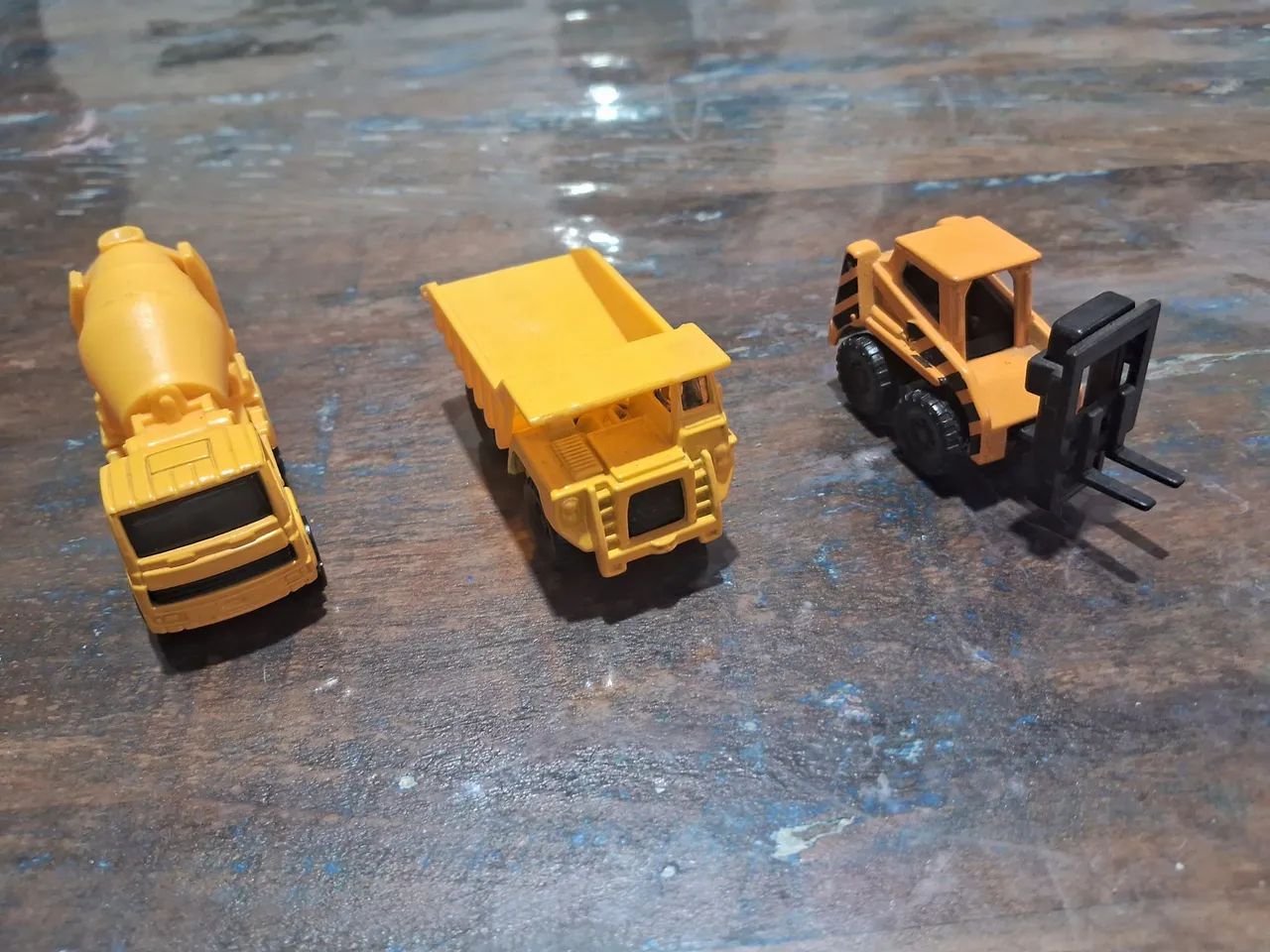 Caminhoes Miniaturas HO plastico - Foto 2