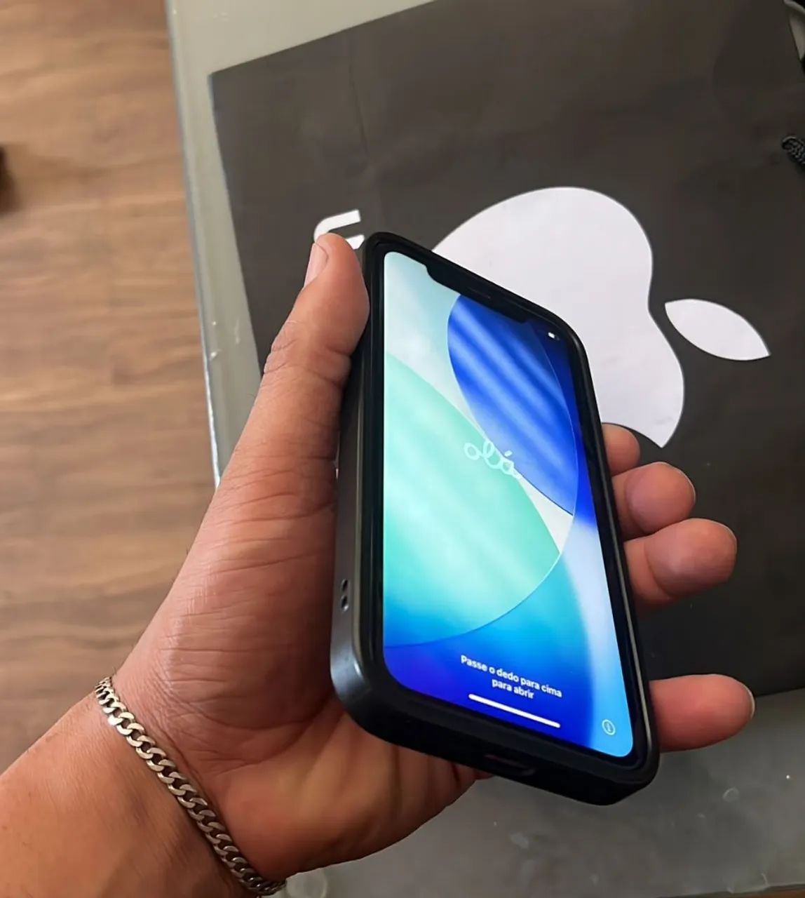 iphone 11 64g bateria 78% <br>carregador caixa e capinha - Foto 2