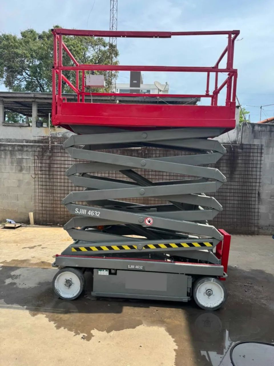 Plataforma Tesoura Pantografica Eletrica - SKYJACK SJIII 4632 - ano 2014 - Foto 3