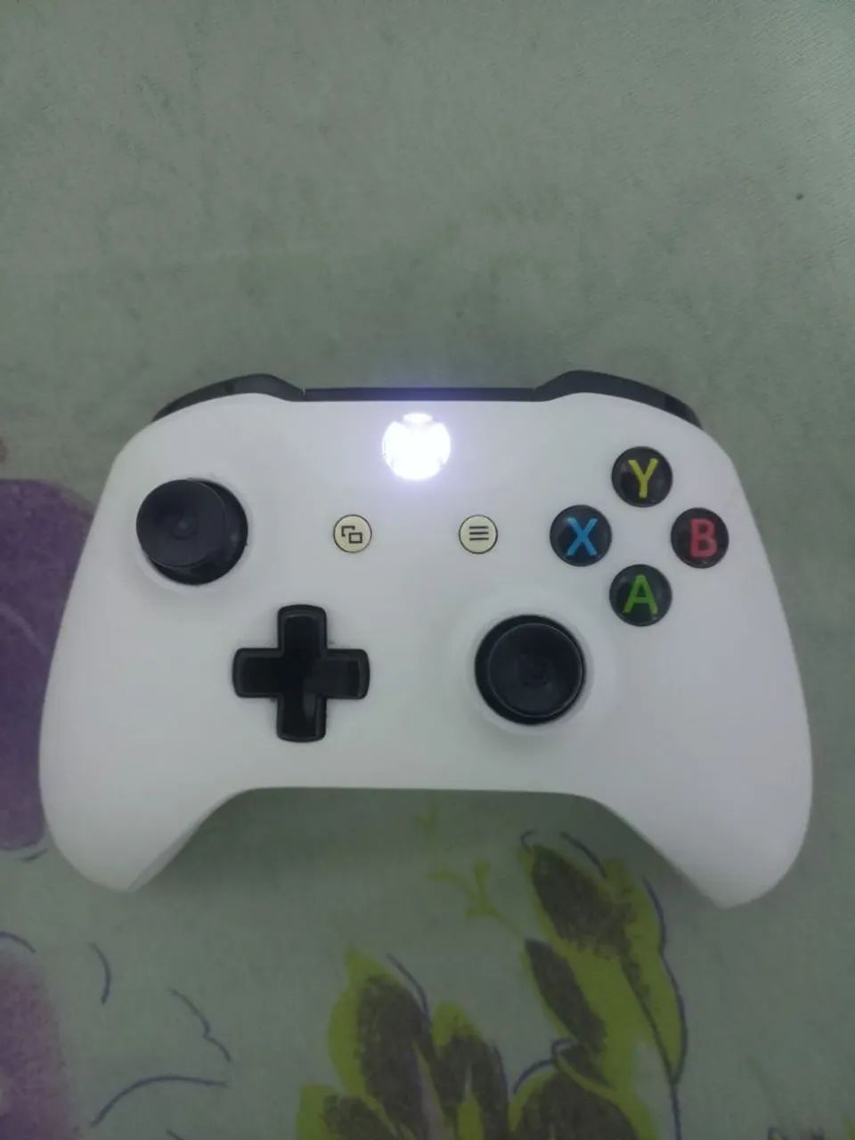 Xbox One S 500 GB com 75 jogos - Foto 2