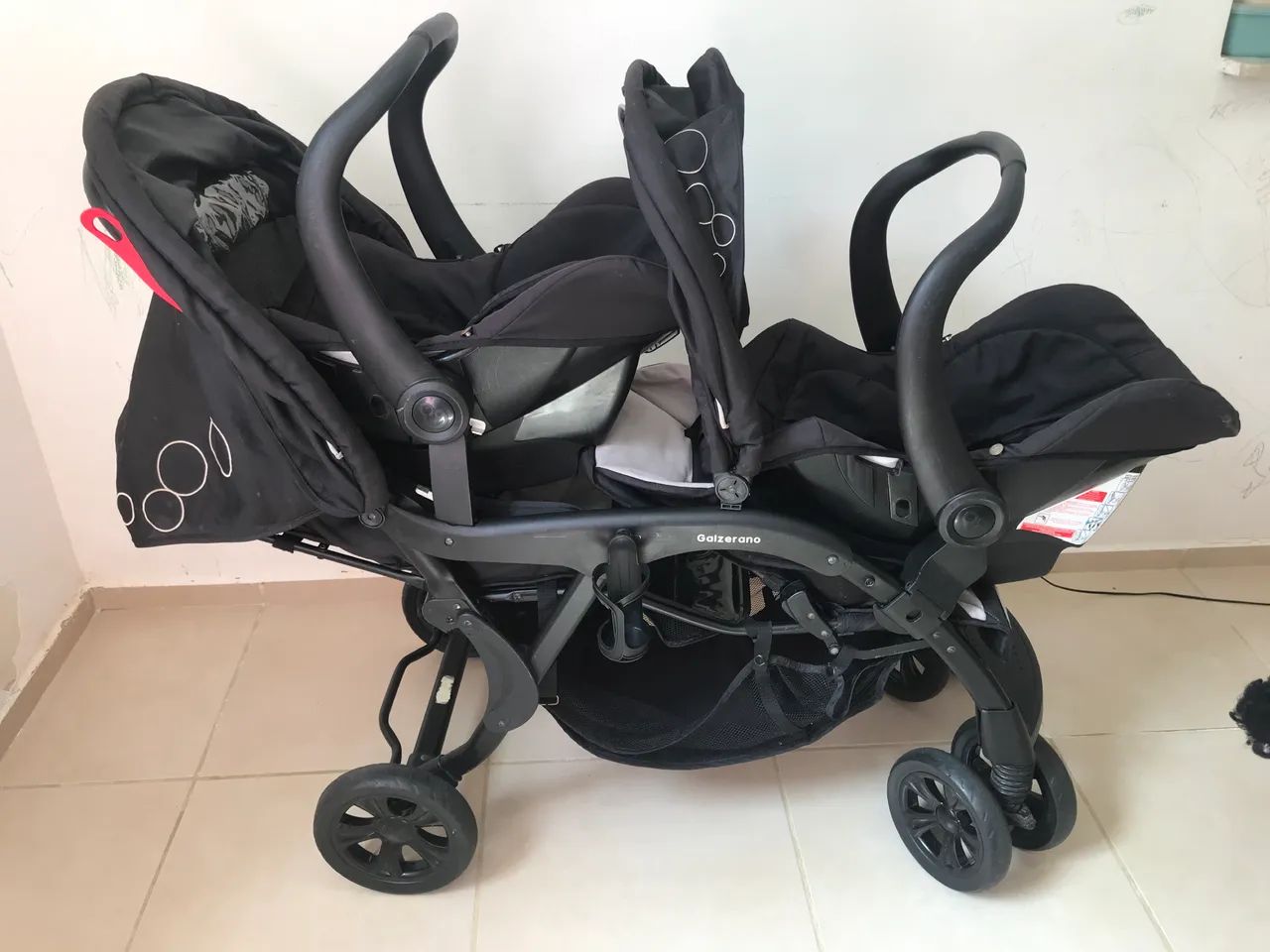 Carrinho de Bebê Gêmeos com Bebê Conforto Galzerano - Foto 4