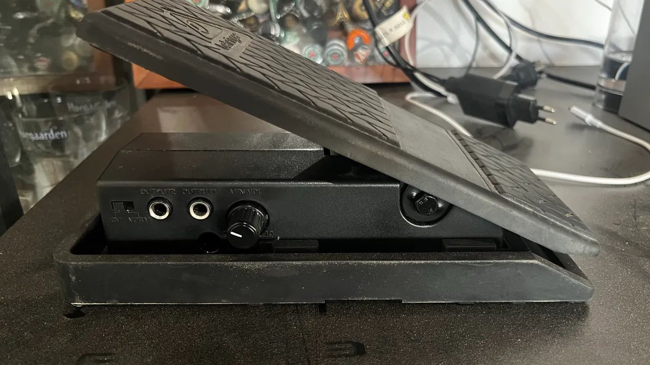 Pedal de Expressao Behringer 