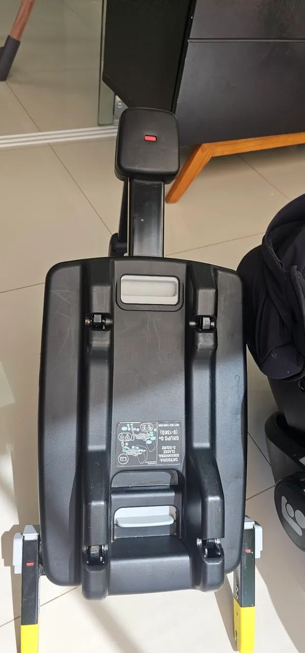 bebê conforto Maxi-Cosi Marble Essential Black preto com base ISOFIX - Foto 4