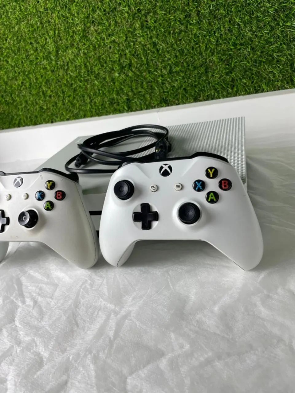Xbox One S 1TB 2 Controles