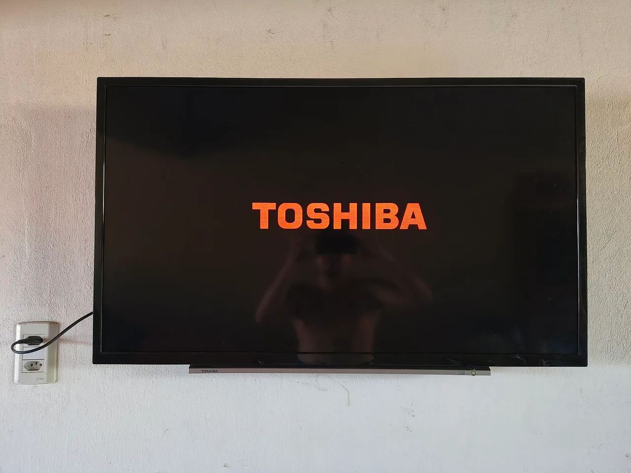 TV TOSHIBA 42' (NÃO É SMART)
