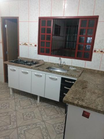 Casa QR 518 Santa Maria, 2 qts, cerâmica, forrada em pvc, churrasqueira, floreira! - Foto 11