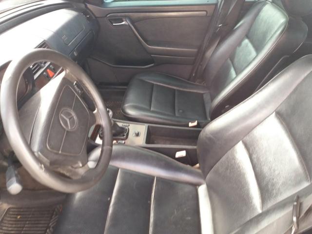 Vendo uma Mercedes c180 sedã ano 1996 - Foto 9