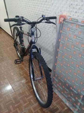 Bike Cairu Flash aro 26 c/marchas - Foto 4