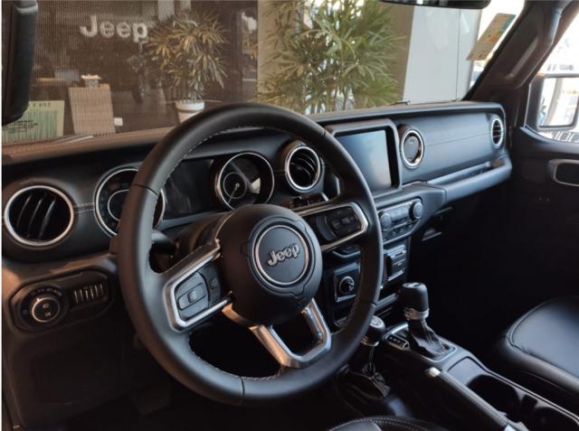 JEEP WRANGLER 2.0 TURBO GASOLINA SAHARA 2P 4X4 AT8 - Foto 6