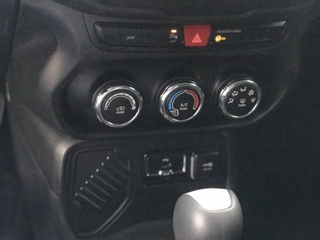 Renegade Sport 1.8 2018 Branco Impecavel - Foto 16