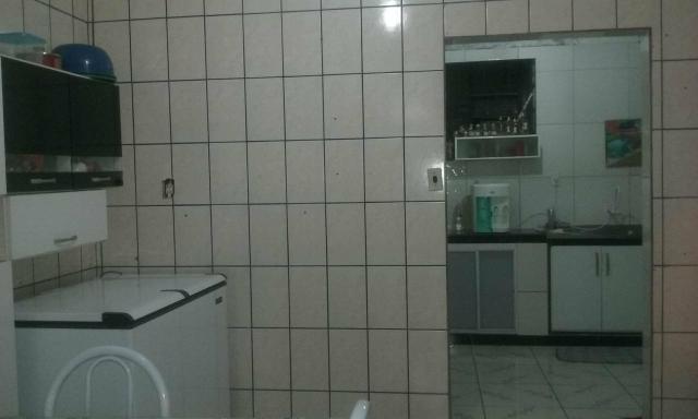 Vendo uma casa grande em plataforma primeiro andar com cobertura com vita para praia - Foto 6