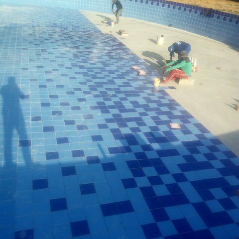 Construcao e reforma de piscina e tiramos vazamento de piscina