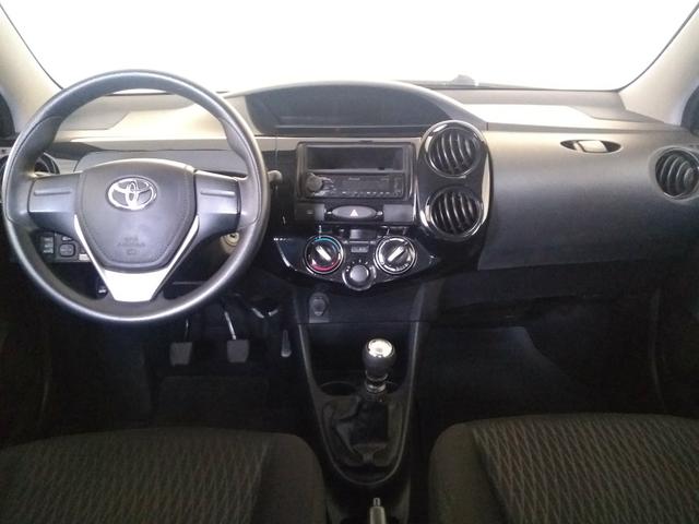ETIOS Hatch X 1.3L Flex Manual 2019 - Foto 14