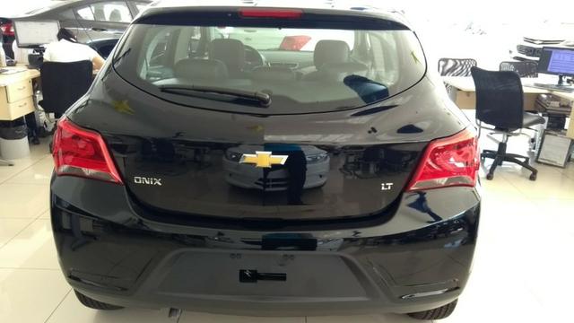 Onix lt 1.0 com my link 0km - Foto 2