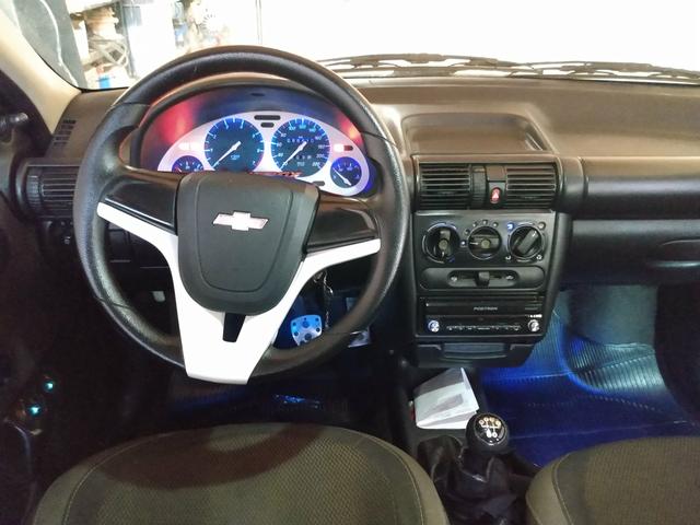 Corsa 1.6 ano 01 Hatch 4 portas completo menos direção - Foto 6