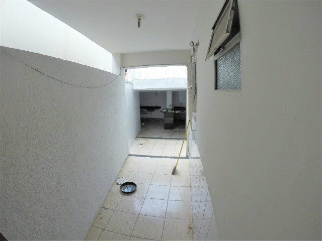 Alugo Casa Comercial / Residencial em Jucutuquara com 387m² e 5 quartos - R$ 5.000 - Foto 8