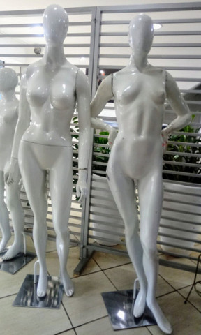 Manequim de fibra de vidro feminino