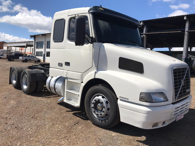 VOLVO NH12 380 ano 2000