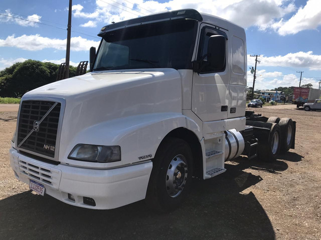 VOLVO NH12 380 ano 2000 - Foto 3